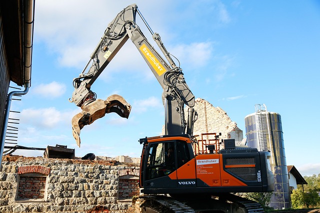 excavator 6669779 640